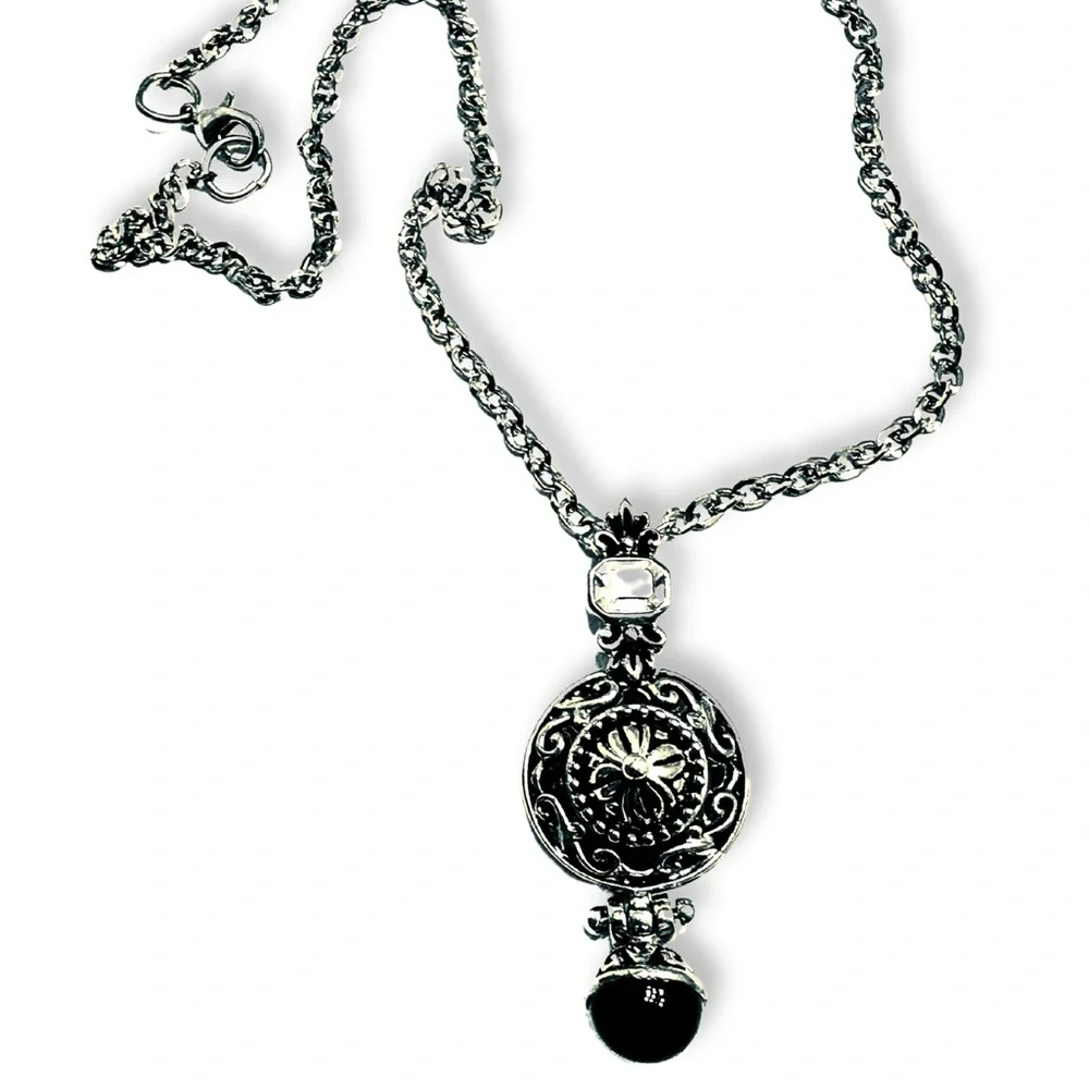 SILVER PENDANT NECKLACE Beautiful Detailed Silver and Black Pendant Necklace